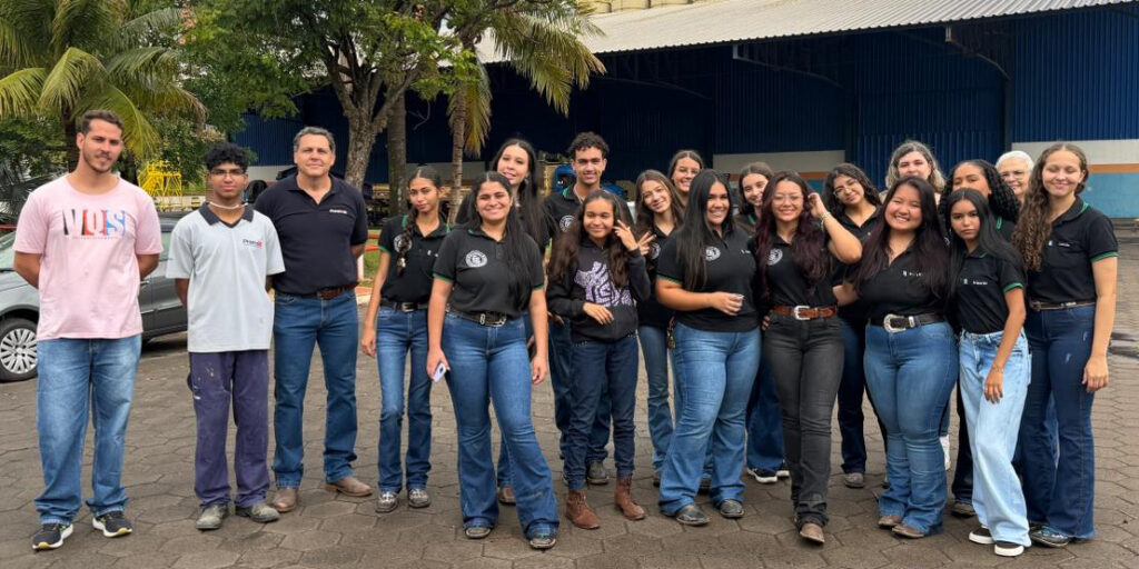 Fábrica da Premix em Presidente Prudente recebe estudantes de Agronegócio